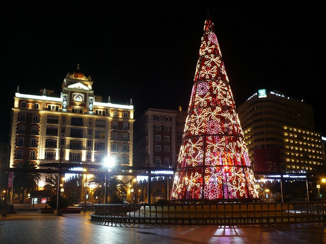 Plaza de la Marina during Christmas.